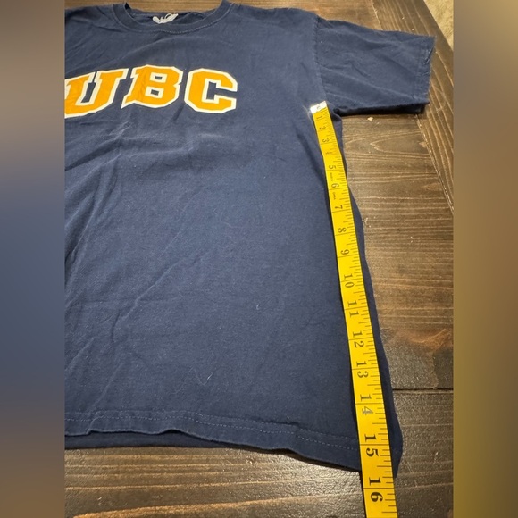 Vintage UBC University of British Columbia T-Shirt - Picture 8 of 8